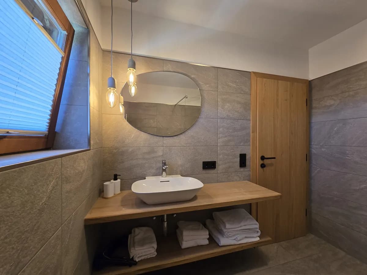 8-Zimmer-Gewerbeimmobilie kaufen in Kitzbühel – 158 m², € 790.000 – Bild 11 von 28