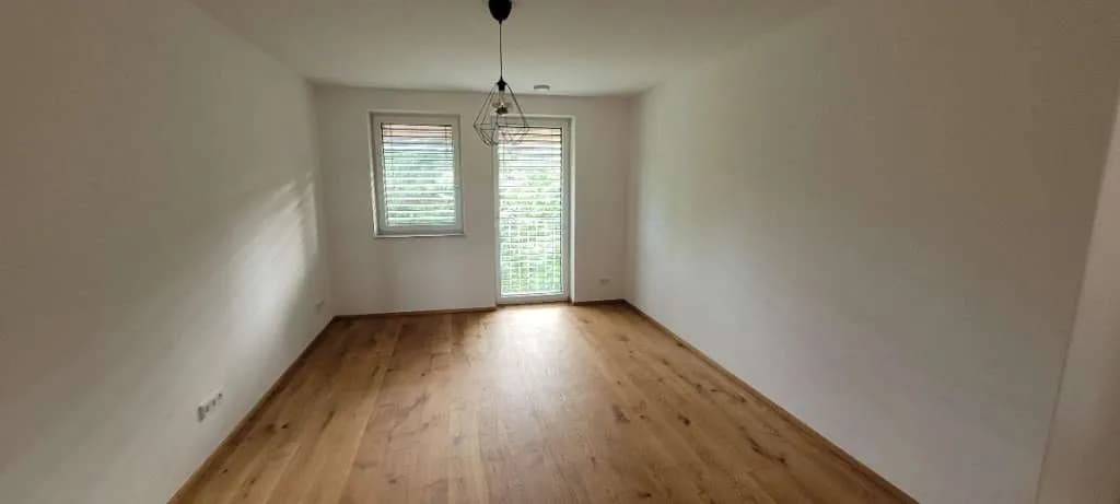 7-Zimmer-Immobilie mieten in Linz Land – 250 m², € 2.499 – Bild 13 von 22