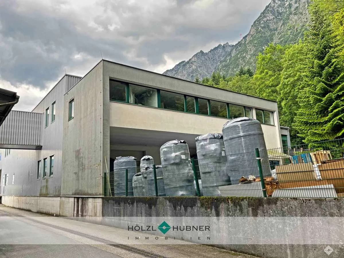 Gewerbeimmobilie mieten in Salzburg-Umgebung – 2 420 m², € 12.960