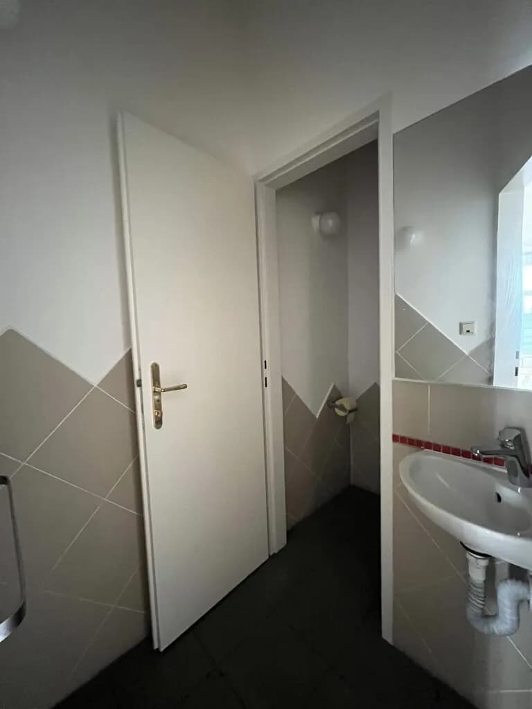 4-Zimmer-Gewerbeimmobilie mieten in Wien – 178 m², € 4.083 – Bild 9 von 12