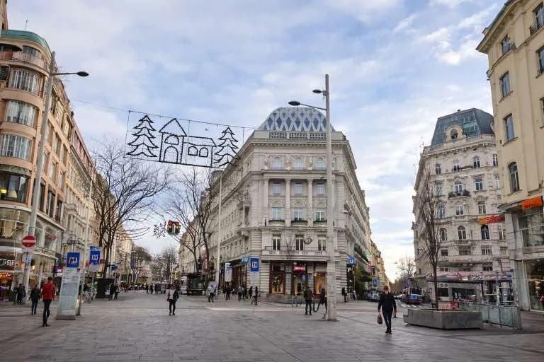 Gewerbeimmobilie mieten in Wien – 320 m², € 18 – Bild 1 von 2
