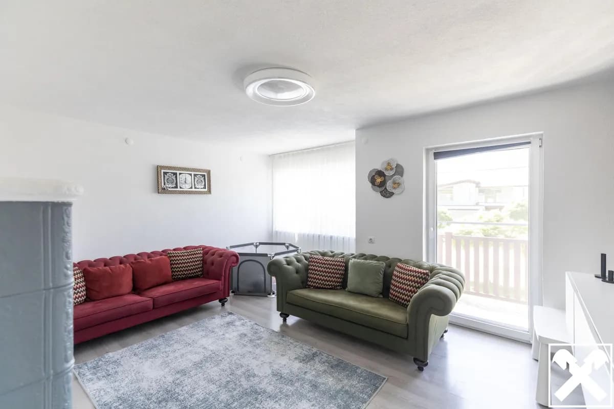 5-Zimmer-Haus kaufen in Vöcklabruck – 120 m², € 355.000 – Bild 2 von 22