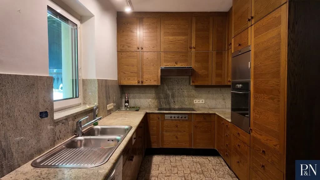 6-Zimmer-Haus mieten in Mödling – 390 m², € 2.500 – Bild 9 von 30