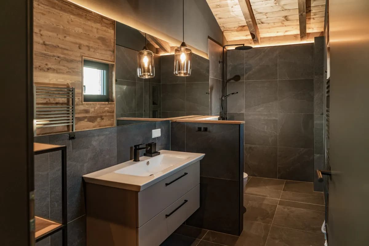 6-Zimmer-Haus mieten in Liezen – 220 m², € 3.300 – Bild 8 von 12
