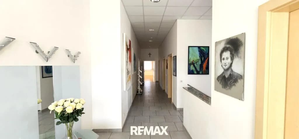 9-Zimmer-Gewerbeimmobilie mieten in Sankt Veit an der Glan – 426 m², € 4.280
