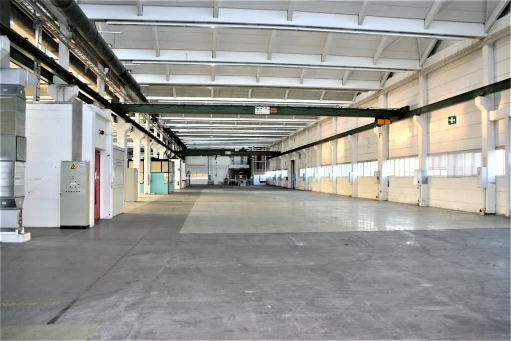 Gewerbeimmobilie mieten in Linz Land – 4 335 m², € 39.232
