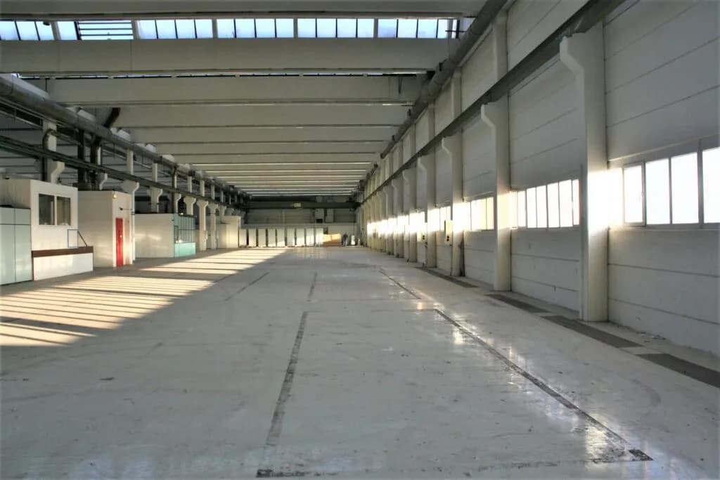 Gewerbeimmobilie mieten in Linz Land – 4 335 m², € 39.232 – Bild 2 von 7