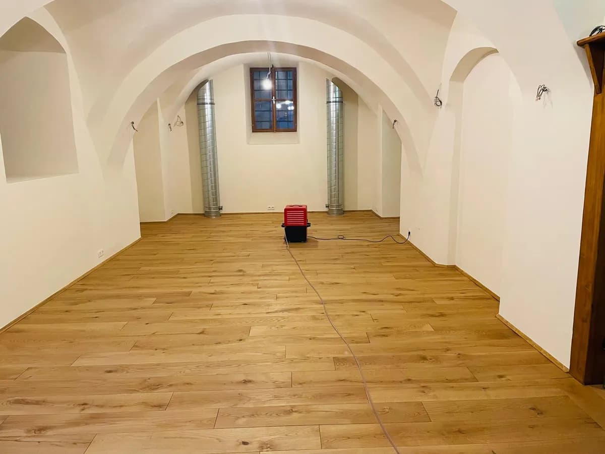 6-Zimmer-Gewerbeimmobilie mieten in Graz – 259 m², € 4.342 – Bild 2 von 7