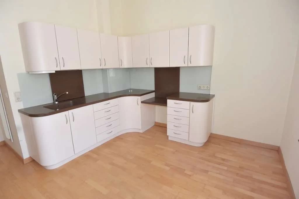 3-Zimmer-Gewerbeimmobilie mieten in Baden – 64 m², € 1.091 – Bild 5 von 8