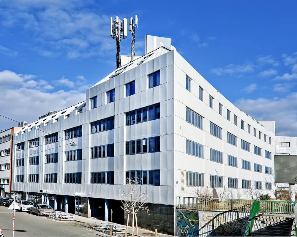 Gewerbeimmobilie mieten in Wien – 2 446 m², € 9