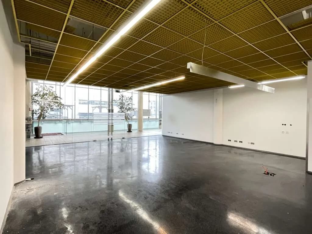Gewerbeimmobilie mieten in Salzburg-Umgebung – 147 m², € 2.530 – Bild 2 von 6