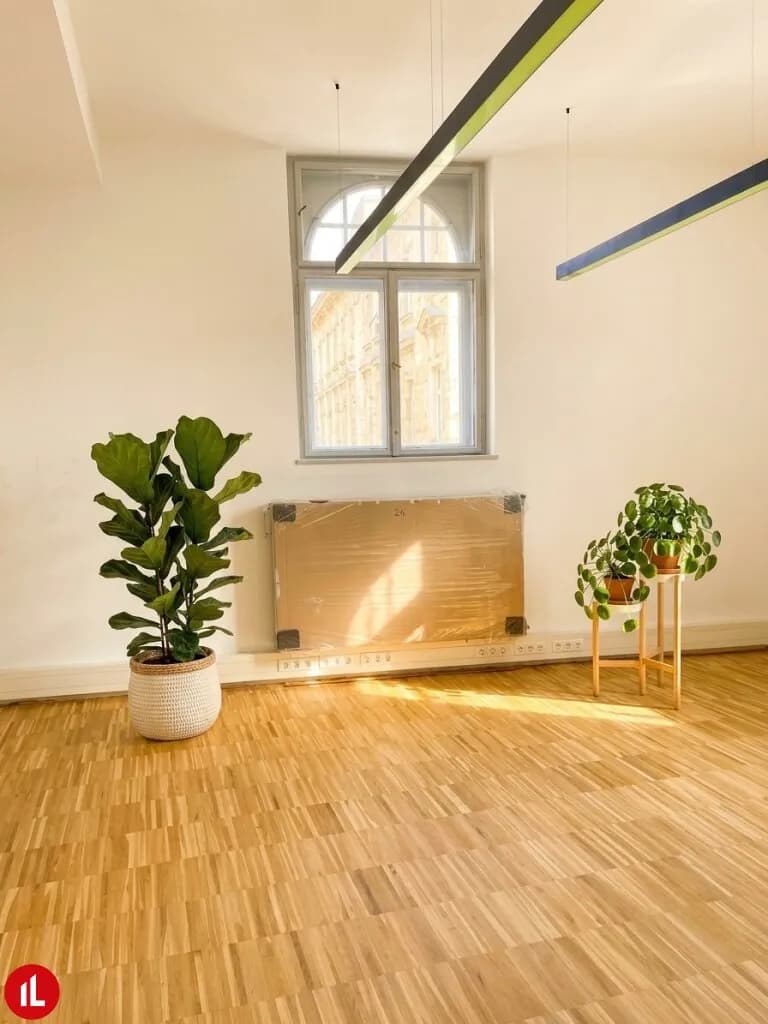 Gewerbeimmobilie mieten in Baden – 238 m², € 4.070 – Bild 1 von 2