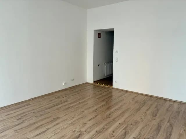 2-Zimmer-Gewerbeimmobilie mieten in Wien – 41 m², € 808 – Bild 2 von 11