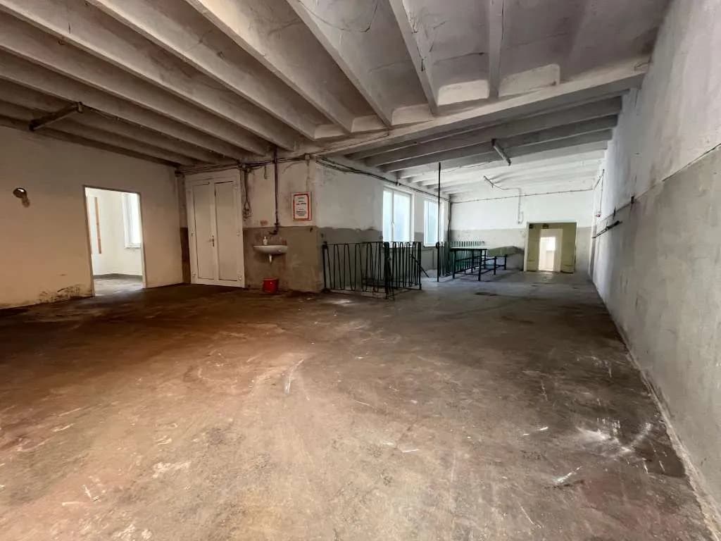 6-Zimmer-Gewerbeimmobilie mieten in Wien – 299 m², € 3.600 – Bild 11 von 22