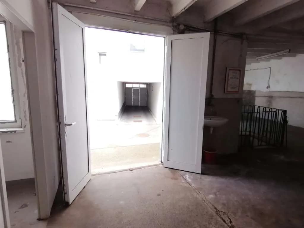 6-Zimmer-Gewerbeimmobilie mieten in Wien – 299 m², € 3.600 – Bild 13 von 22
