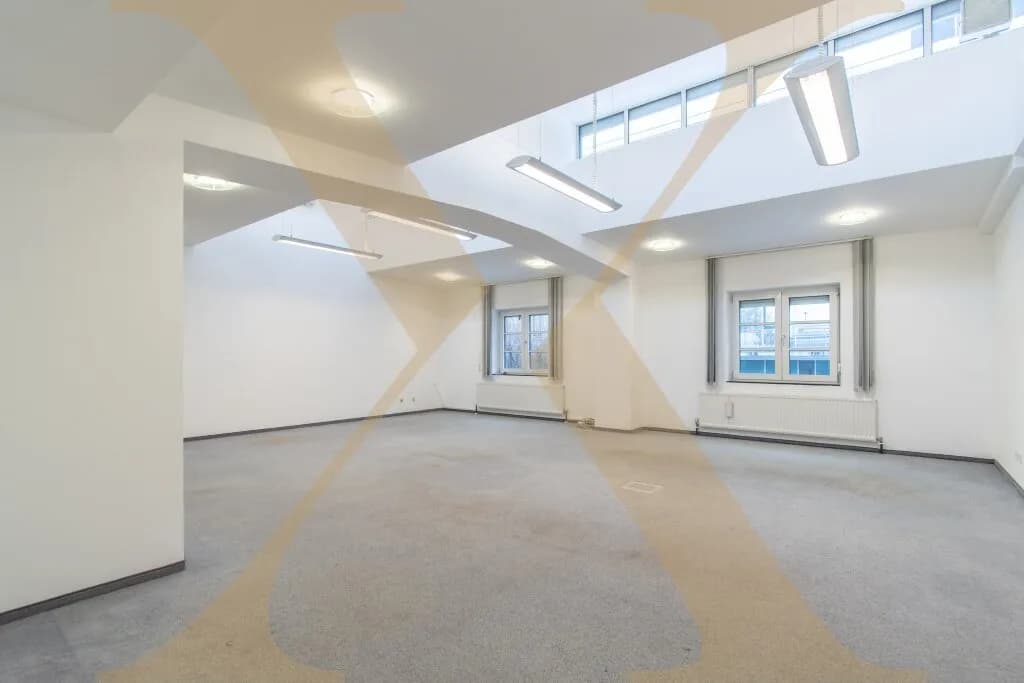 Gewerbeimmobilie mieten in Linz – 489 m², € 4.649 – Bild 1 von 10