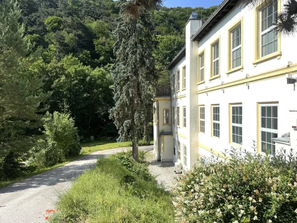 Gewerbeimmobilie mieten in Mödling – 150 m², € 1.080 – Bild 7 von 9