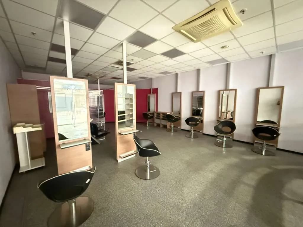 Gewerbeimmobilie mieten in Leibnitz – 94 m², € 2.500 – Bild 2 von 9
