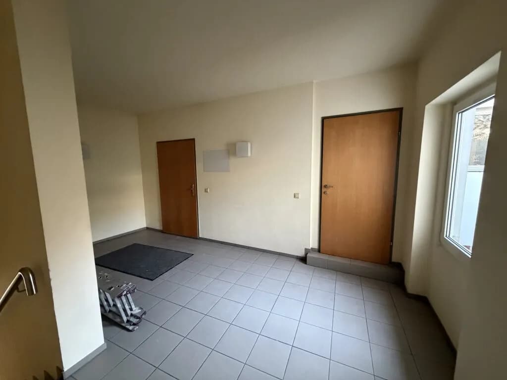 Gewerbeimmobilie kaufen in Wiener Neustadt – 148 m², € 225.000 – Bild 2 von 9