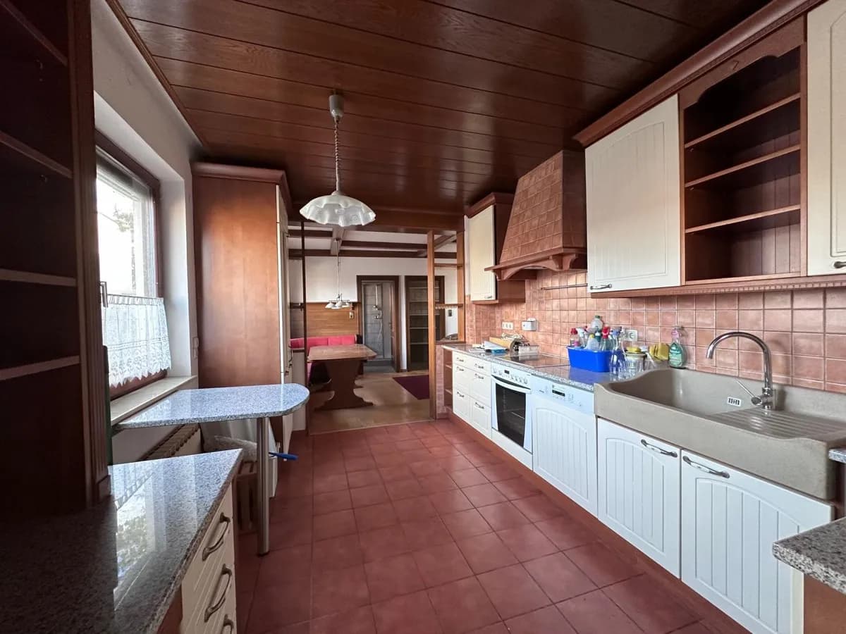7-Zimmer-Haus kaufen in Mistelbach – 167 m², € 250.000