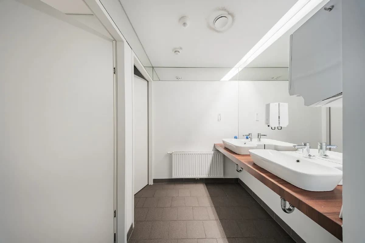 9-Zimmer-Gewerbeimmobilie mieten in Wien – 563 m², € 10.831 – Bild 23 von 26