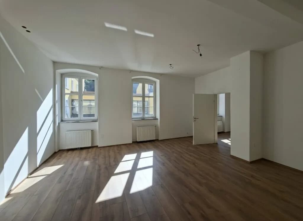 4-Zimmer-Gewerbeimmobilie mieten in Linz – 99 m², € 1.398