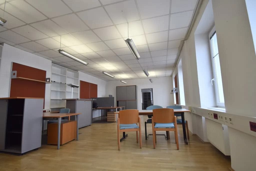 Gewerbeimmobilie mieten in Linz – 212 m², € 1.968