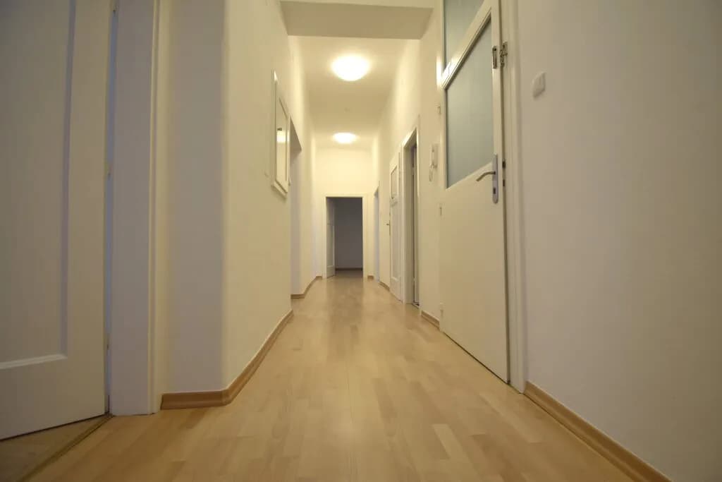 5-Zimmer-Gewerbeimmobilie mieten in Linz – 137 m², € 2.367 – Bild 3 von 5