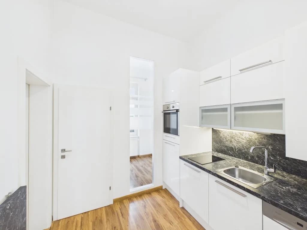 4-Zimmer-Gewerbeimmobilie mieten in Linz – 143 m², € 1.430 – Bild 8 von 13