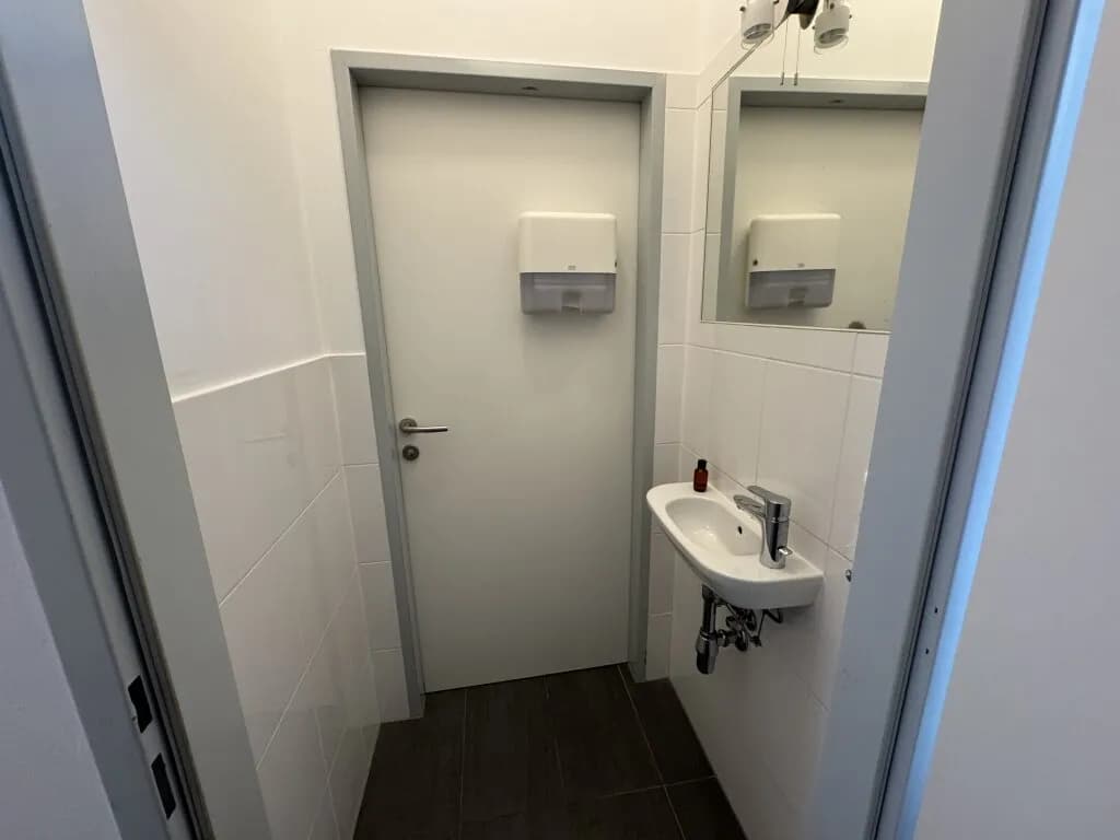 2-Zimmer-Gewerbeimmobilie mieten in Wien – 63 m², € 1.099 – Bild 11 von 13