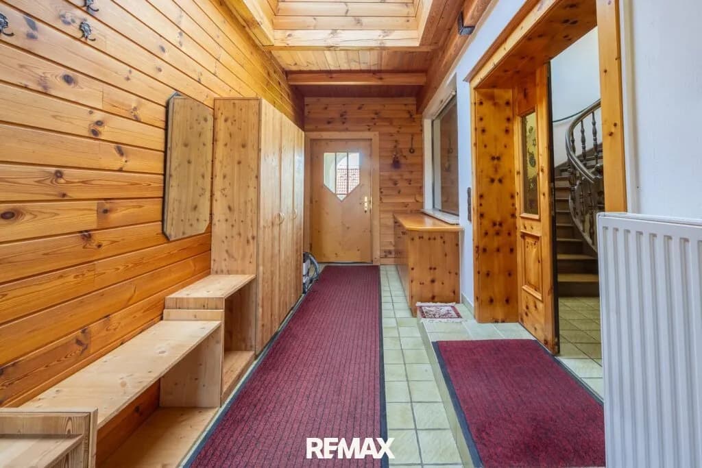 8-Zimmer-Haus kaufen in Klagenfurt Land – 300 m², € 620.000 – Bild 6 von 24