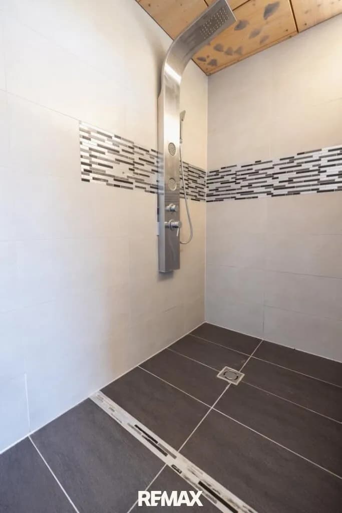 8-Zimmer-Haus kaufen in Klagenfurt Land – 300 m², € 620.000 – Bild 12 von 24