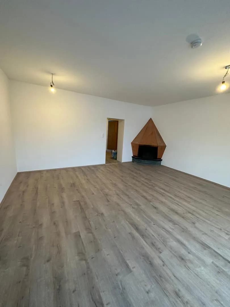 6-Zimmer-Wohnung mieten in Graz – 142,82 m², € 1.500 – Bild 2 von 9
