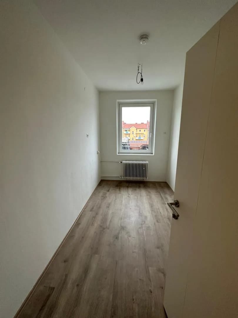 6-Zimmer-Wohnung mieten in Graz – 142,82 m², € 1.500 – Bild 7 von 9