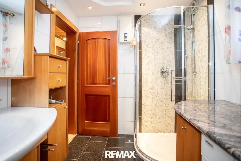 7-Zimmer-Haus kaufen in Gmunden – 186 m², € 419.000 – Bild 14 von 51