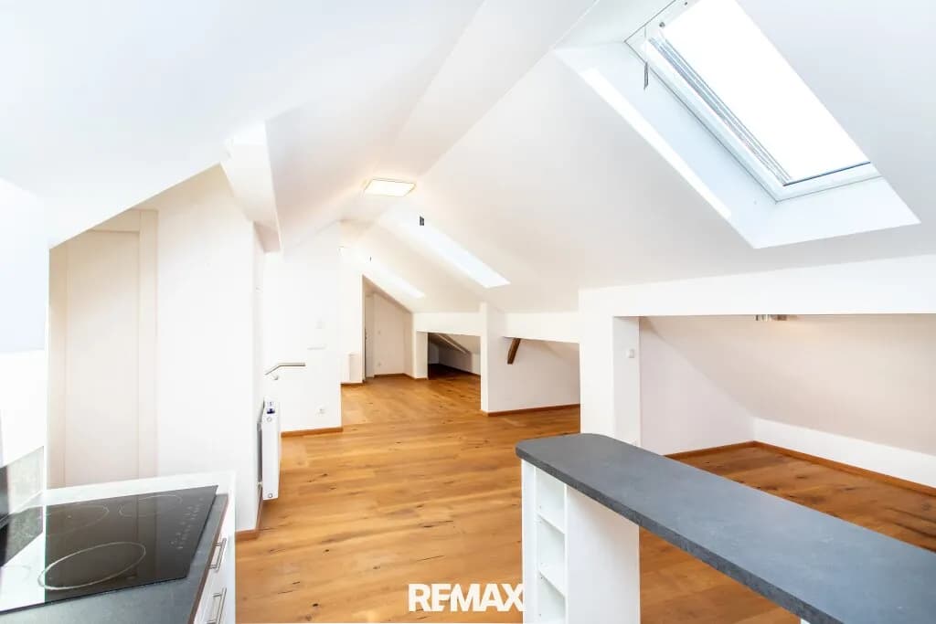 1-Zimmer-Wohnung mieten in Gmunden – 86 m², € 1.090