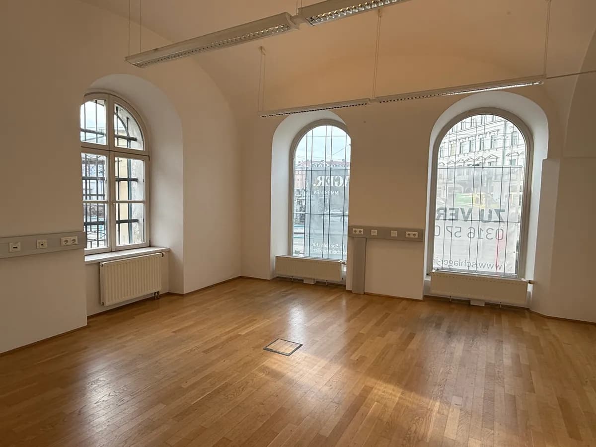 Gewerbeimmobilie mieten in Graz – 736 m², € 11