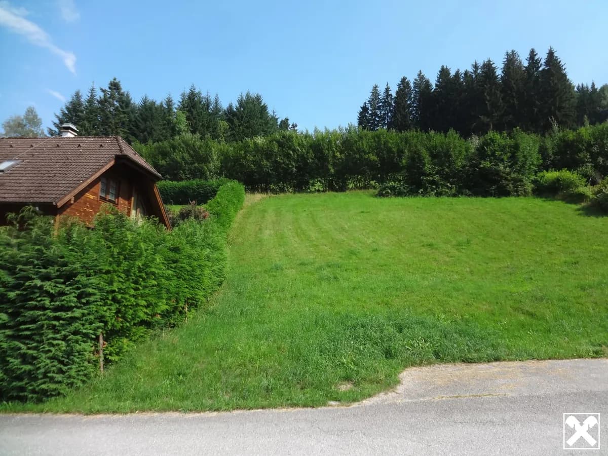 Grundstück kaufen in Neunkirchen – 651 m², € 45.000