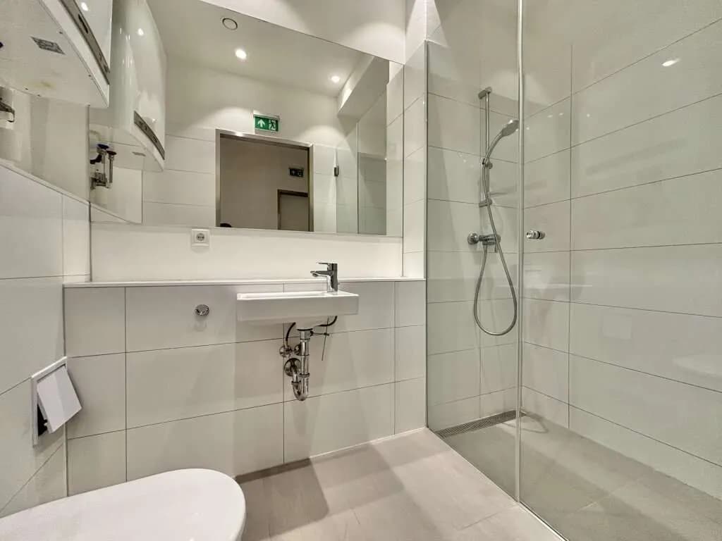 2-Zimmer-Gewerbeimmobilie mieten in Bruck an der Leitha – 89 m², € 837 – Bild 5 von 12