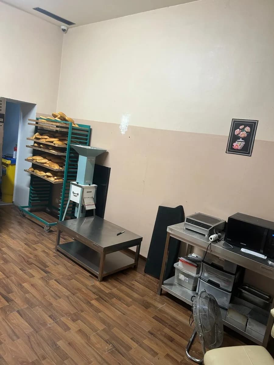 6-Zimmer-Gewerbeimmobilie mieten in Wien – 160 m², € 1.670 – Bild 11 von 11