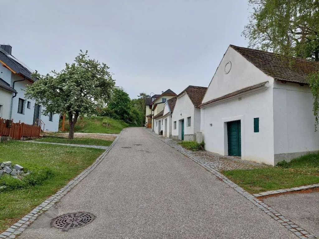 Immobilie kaufen in Hollabrunn – 48 m², € 15.000 – Bild 2 von 10