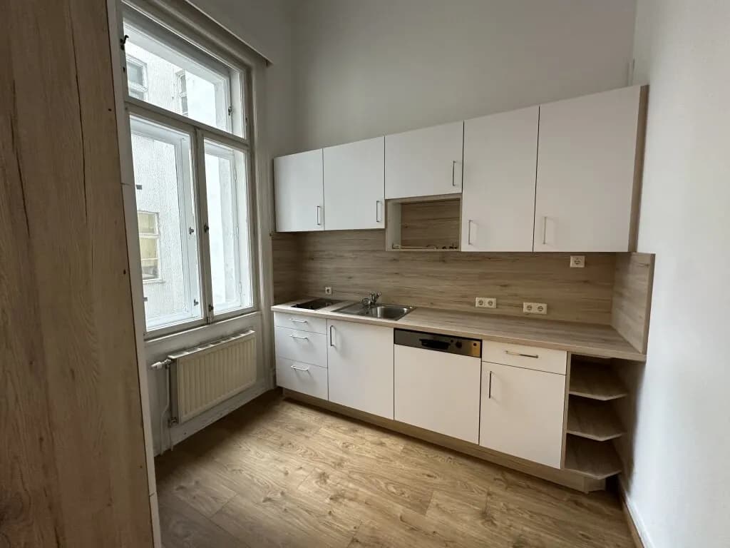 10-Zimmer-Gewerbeimmobilie mieten in Wien – 303 m², € 8.269 – Bild 10 von 11