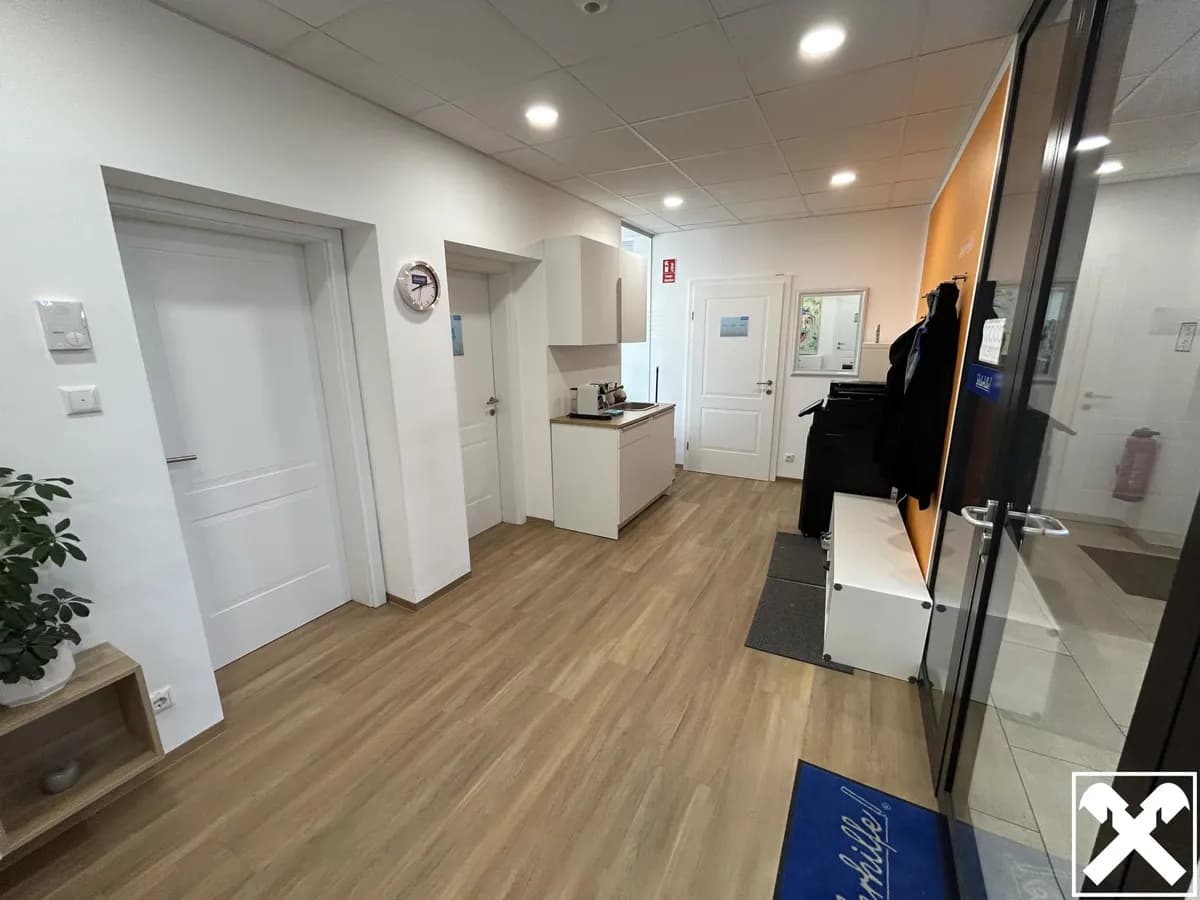 9-Zimmer-Gewerbeimmobilie mieten in Eferding – 159 m², € 2.184 – Bild 3 von 5