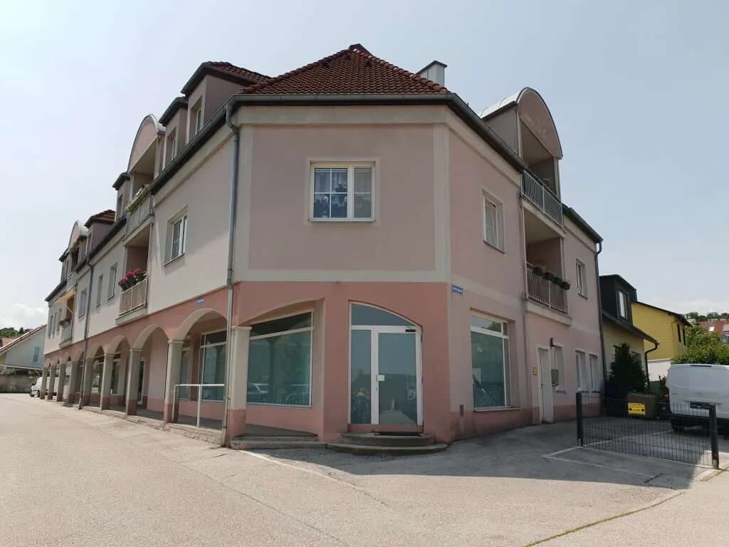 Gewerbeimmobilie kaufen in Baden – 85 m², € 187.000