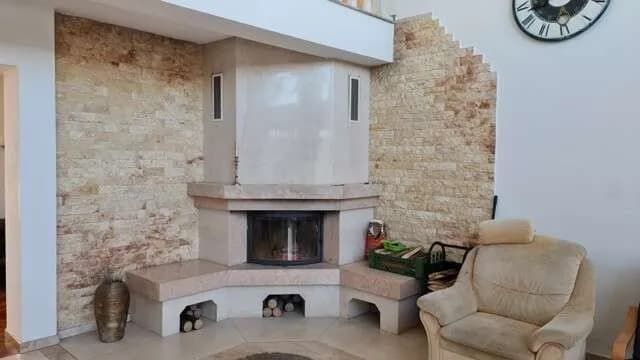 7-Zimmer-Gewerbeimmobilie kaufen in Wiener Neustadt Land – 303,26 m², € 620.000 – Bild 3 von 4