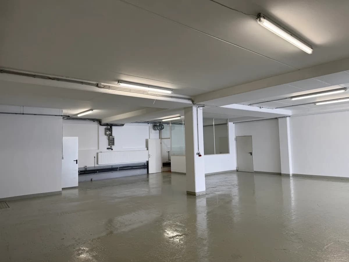 2-Zimmer-Gewerbeimmobilie mieten in Salzburg-Umgebung – 191 m², € 1.337 – Bild 3 von 13