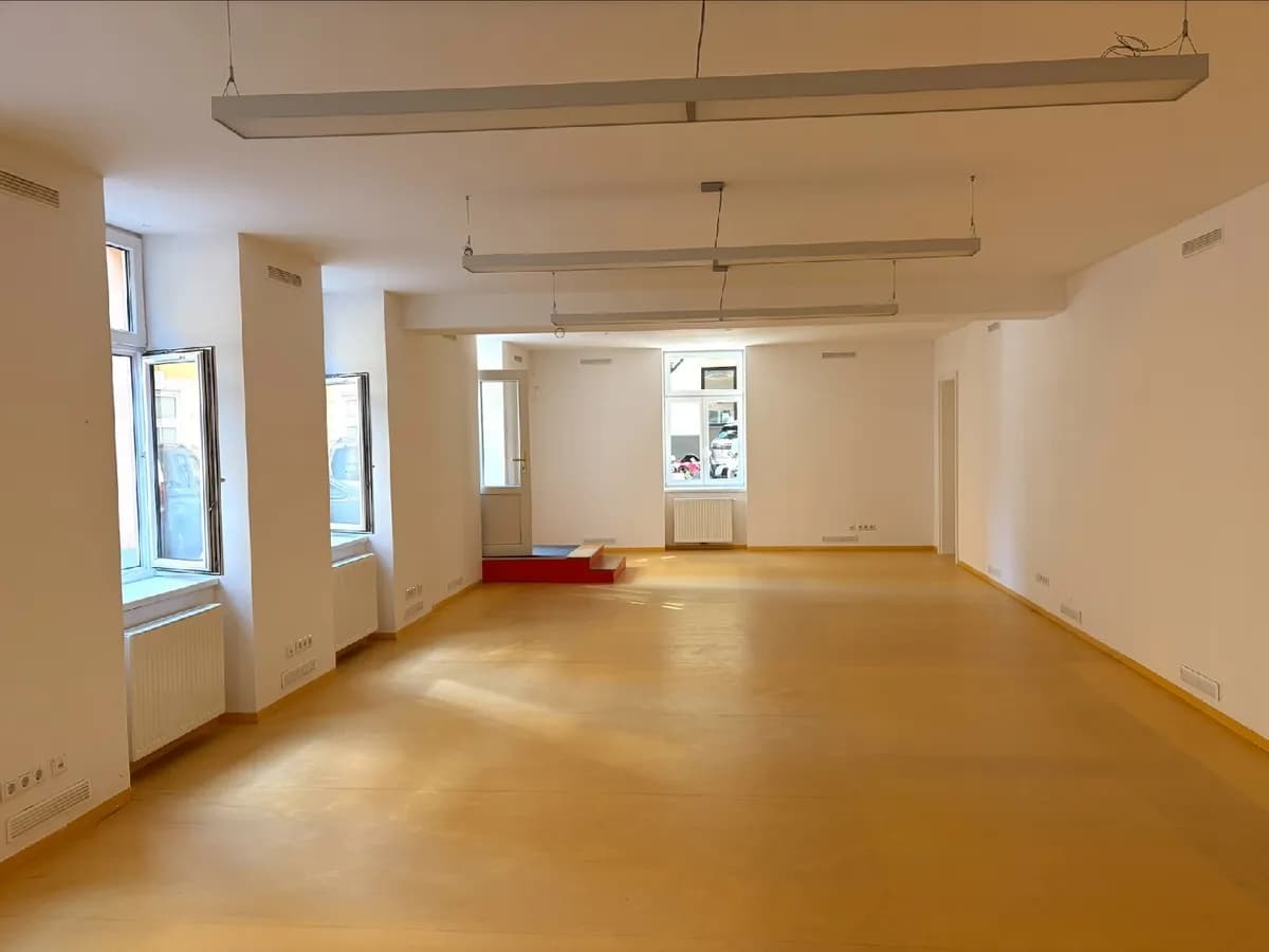 Gewerbeimmobilie mieten in Wien – 113 m², € 1.465