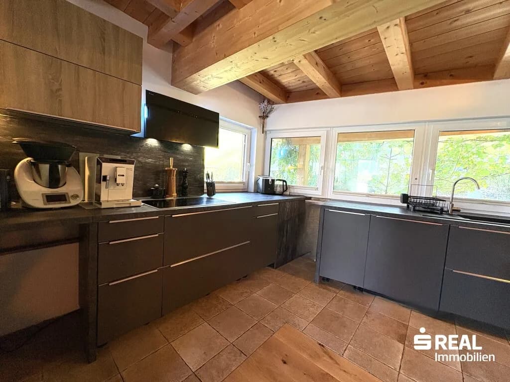 12-Zimmer-Gewerbeimmobilie kaufen in Kitzbühel – 301 m², € 1.590.000 – Bild 8 von 20