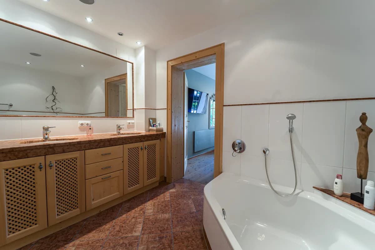 4-Zimmer-Wohnung mieten in Kitzbühel – 150 m², € 5.100 – Bild 4 von 7