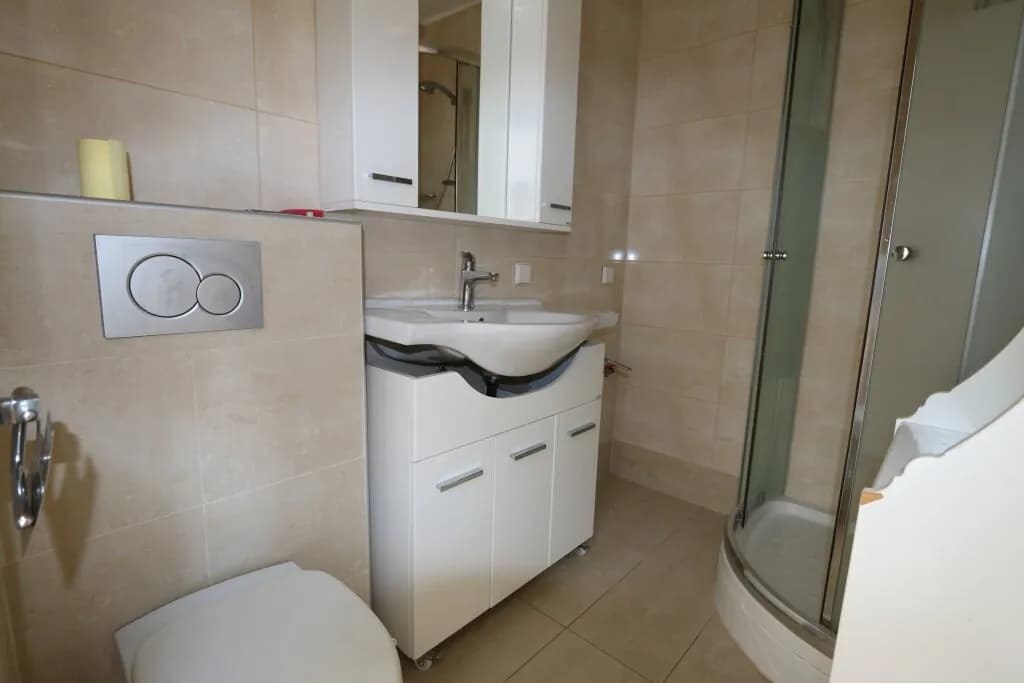 1-Zimmer-Wohnung mieten in Baden – 43,97 m², € 689 – Bild 8 von 11